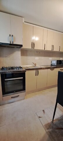 Brasov, Grivitei, inchiriez apartament 3 camere 90 mp, 750 euro.